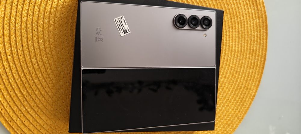 Samsung Z Fold 6