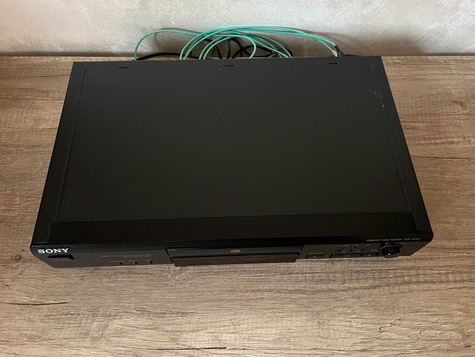 Sony CDP-XE220 cd player High Density Linear Converter