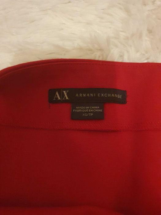 пола на марката Armani