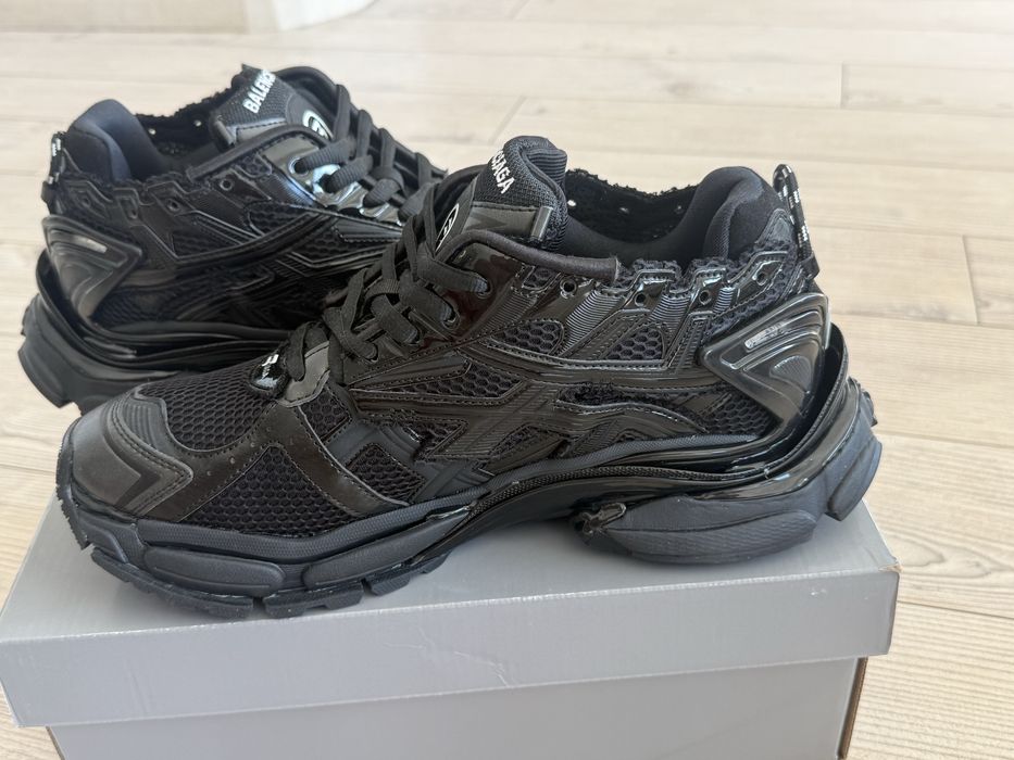 Balenciaga runner наличен