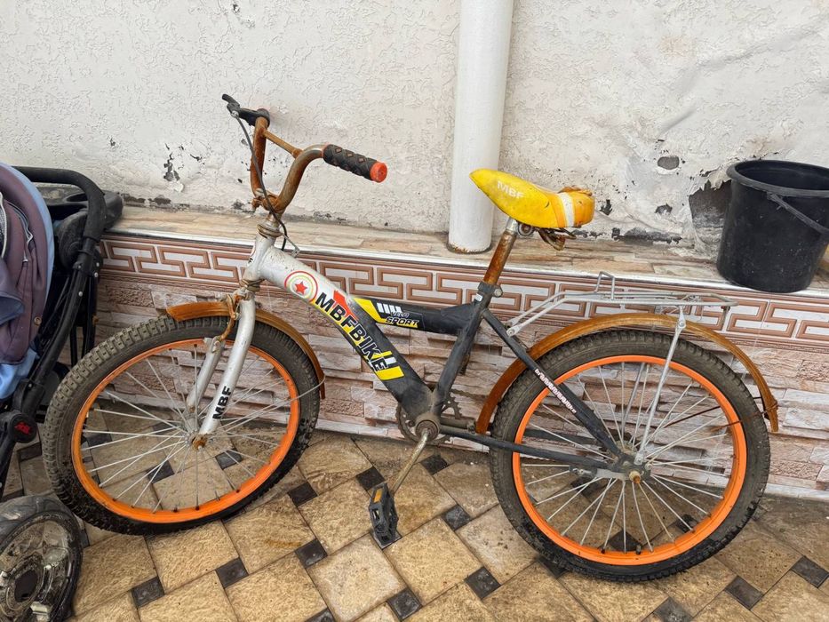 Velosiped 2 ta yosh bolalar uchun qiz ogil bollarga