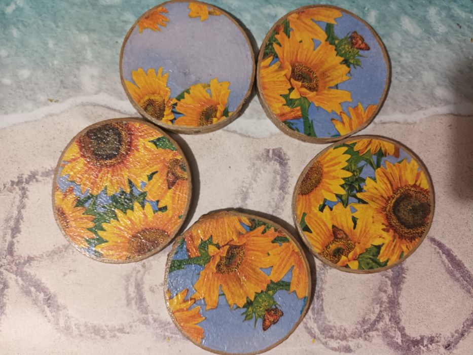 Поставки за чаши