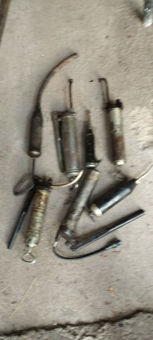 Продам шприцы для смазки узлов авто