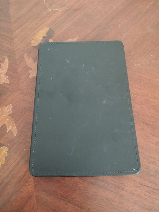 Tolino vision 4 и kindle 4