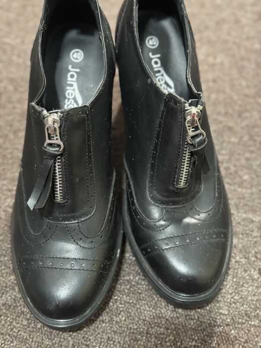 Продам ботильоны в хорошем состоянии