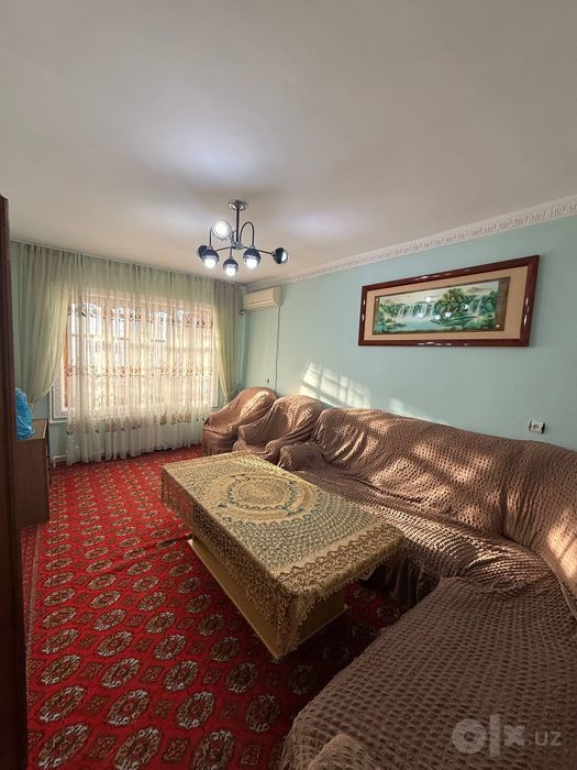 3хоналик 3каватда  гиштлик дом тамирланган, балкон бор 
7 qava