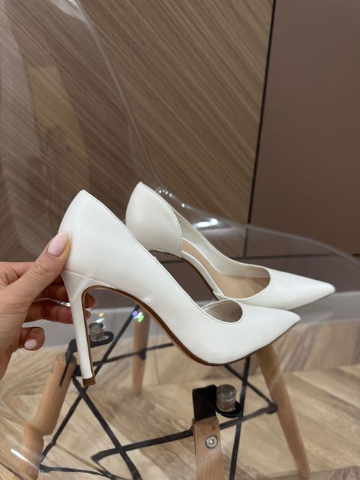 Каблуки лодочка белые