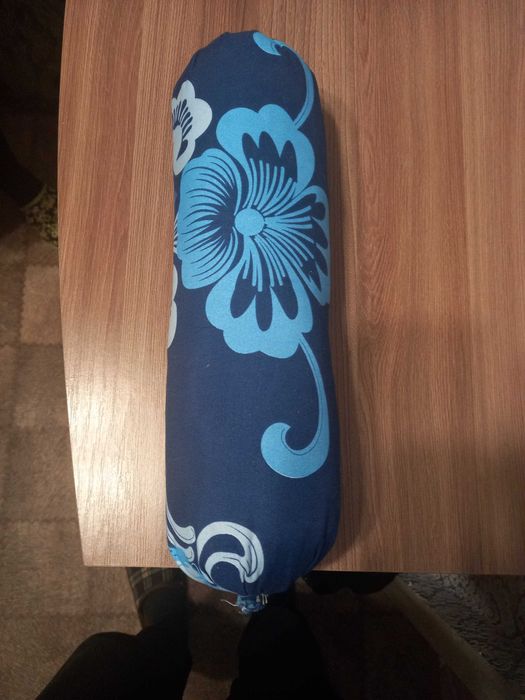 Продам валик для массажа спины с ароматом лаванды.