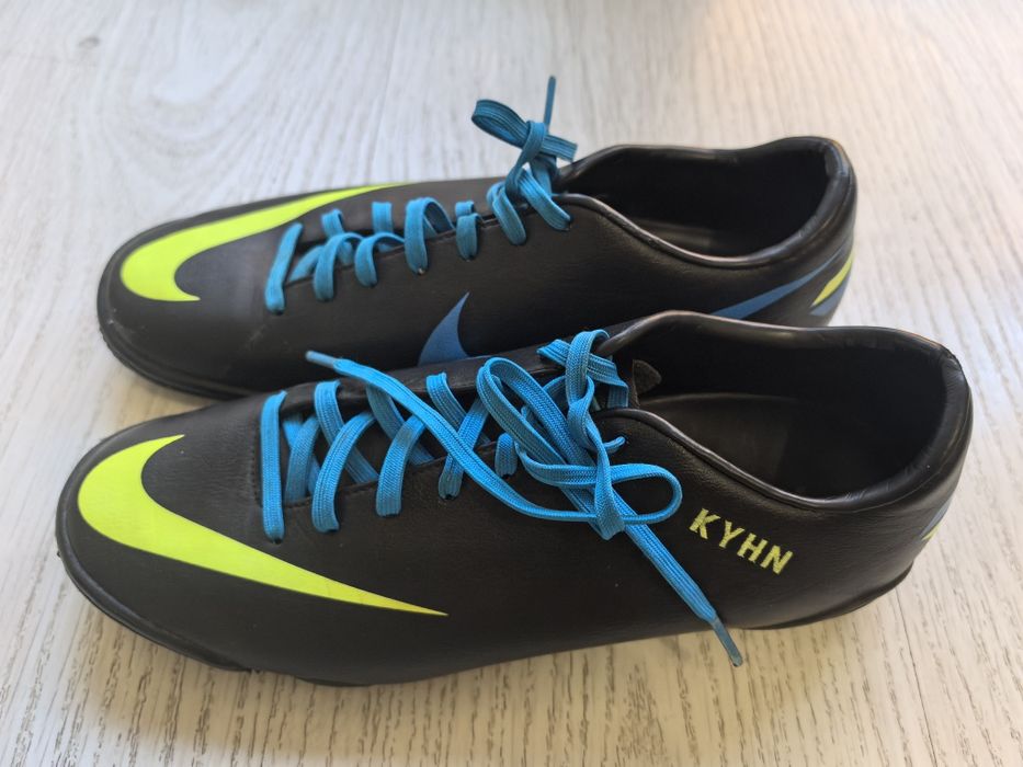 NIKE обувки за футбол