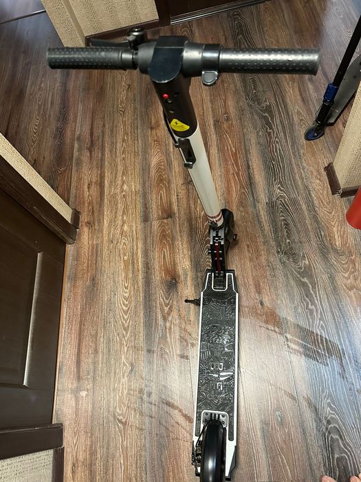 Электросамокат TRIBE