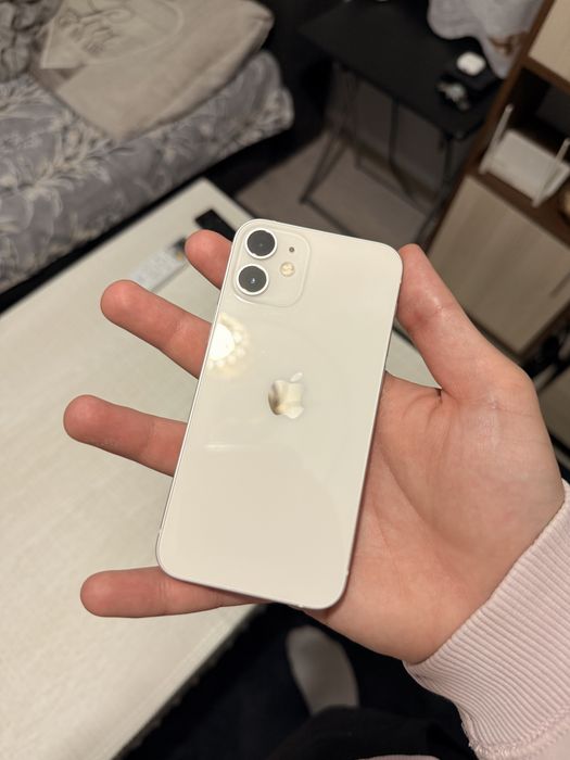 İphone 12 mini без следи
