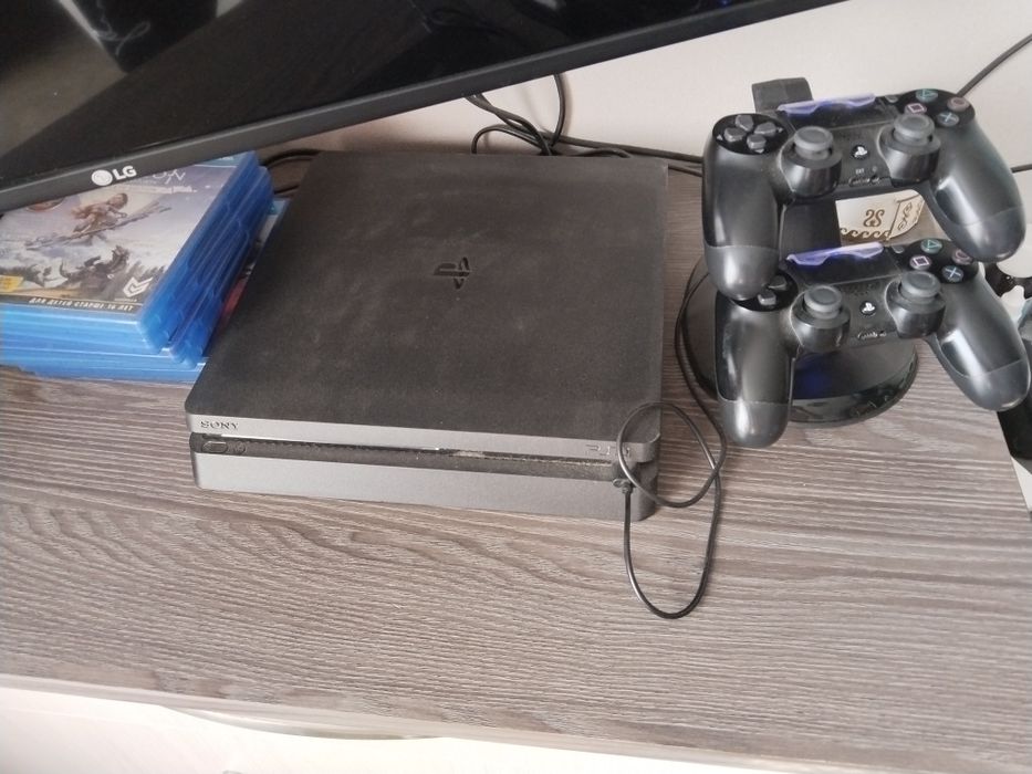 Продается Play Station 4