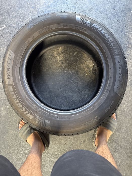 235/60/17 Michelin