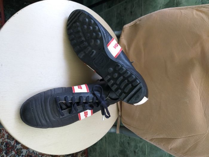 Футболни бутонки