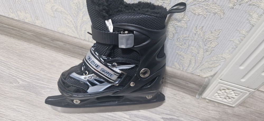 Продам коньки ..
