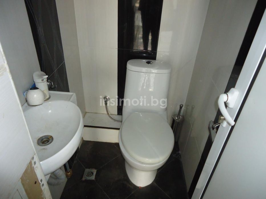 Дава се под наем Магазин в София, Зона Б-19 - 82 кв.м за 600 € - Снимка #3