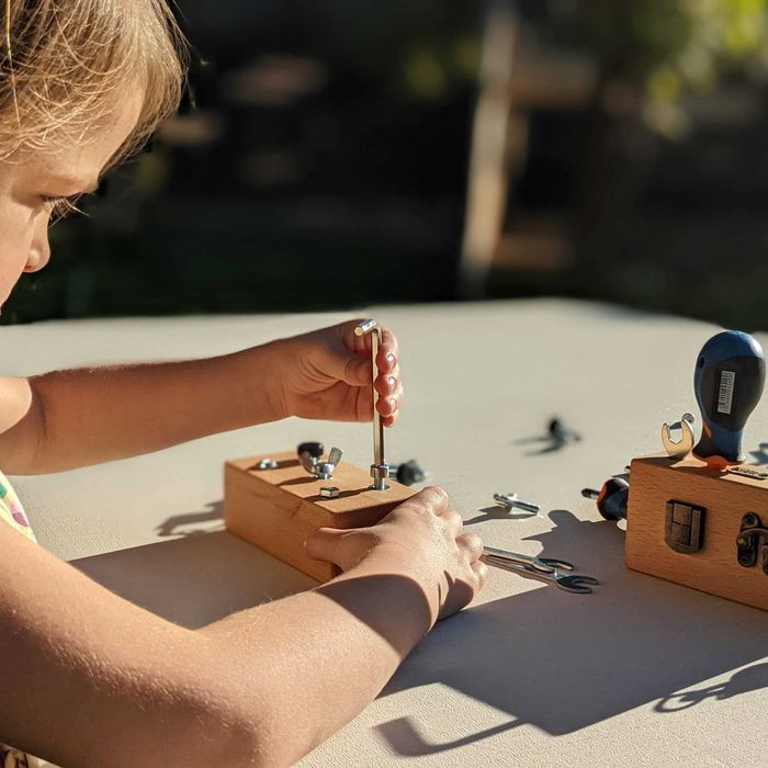 Placa Senzoriala pentru copii, Busy Cube, tip Montessori, lemn masiv