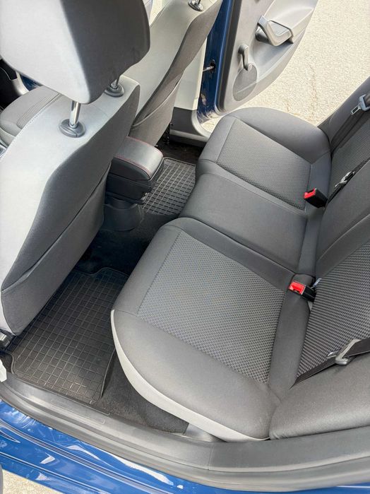 Продавам Seat Ibiza 2017г. 1.0 MPI на 90.000км. в ПЕРФЕКТНО състояние!