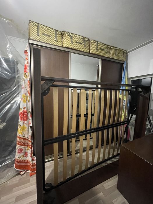 Продам спальный гарнитур