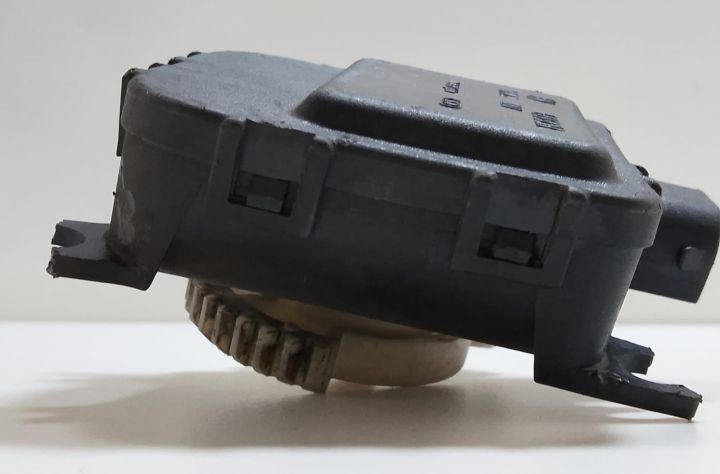 Motoras Bosch Clapeta Aeroterma  0132801202 Volkswagen VW Passat B6 s