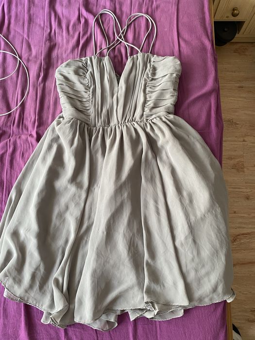 Къса официална рокля