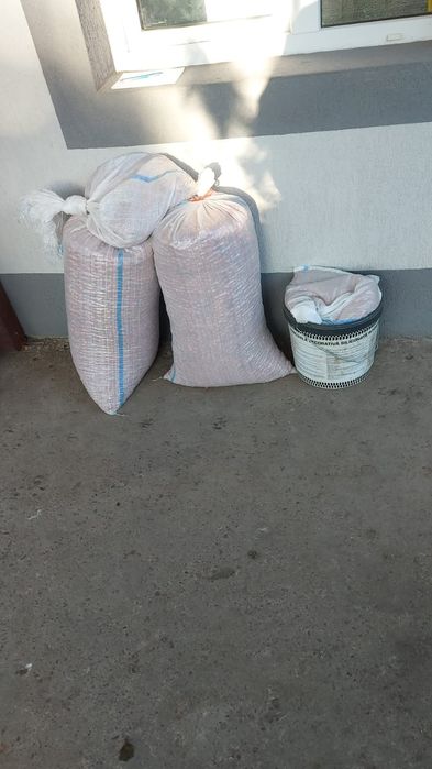 Măceșe proaspăt culese  calitate superioară!
Vând măceșe strânse manu