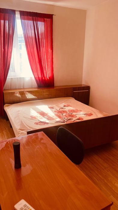 Дава се под наем Тристаен апартамент в Пловдив, Център - 90 кв.м за 433.5 € - Снимка #2
