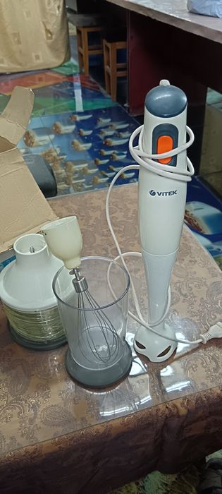 Продам блендер погружной 3в 1 в хорошем состоянии.