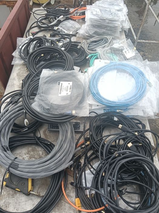 Vând cabluri HDMI