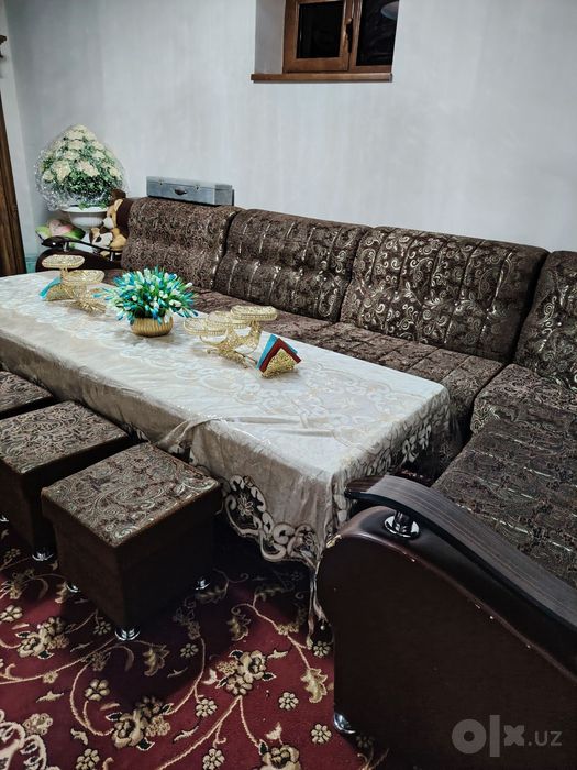 Divan ugolok ( stoli va tumbasi bilan