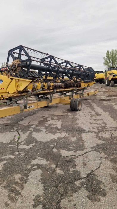 Комбайн New Holland CSX7050