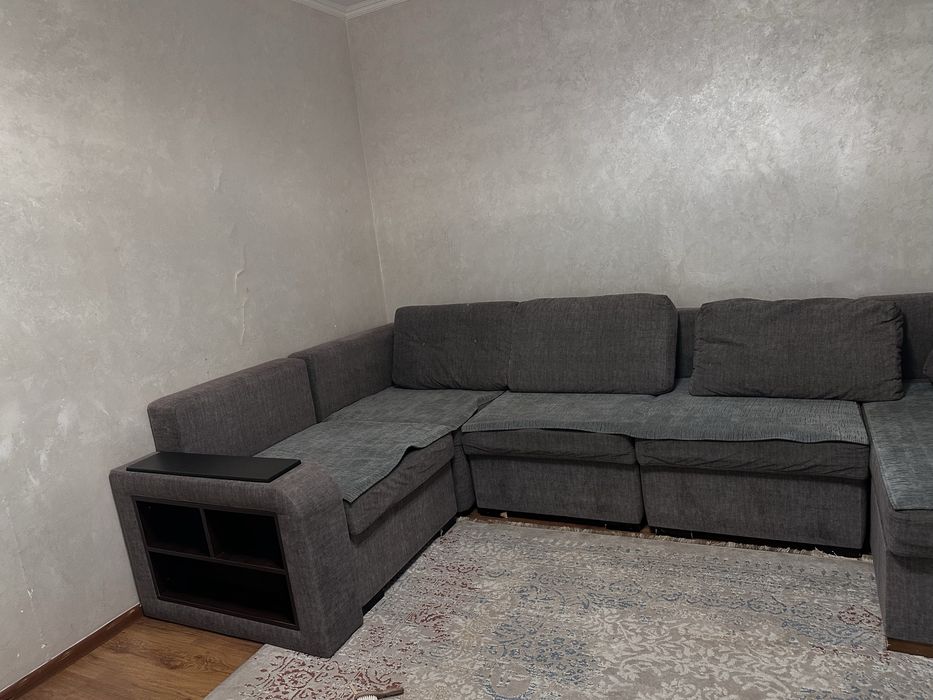 Продам Красивый дива с чехолом