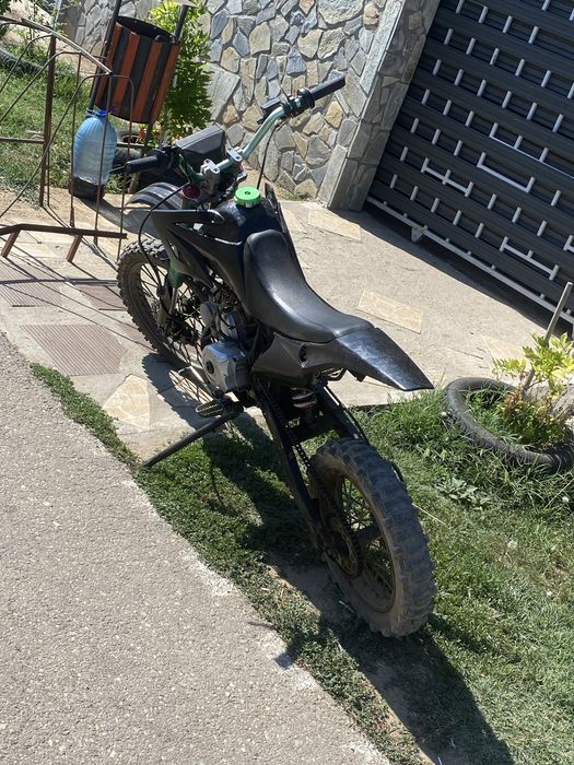 Se vinde cros 125 cf