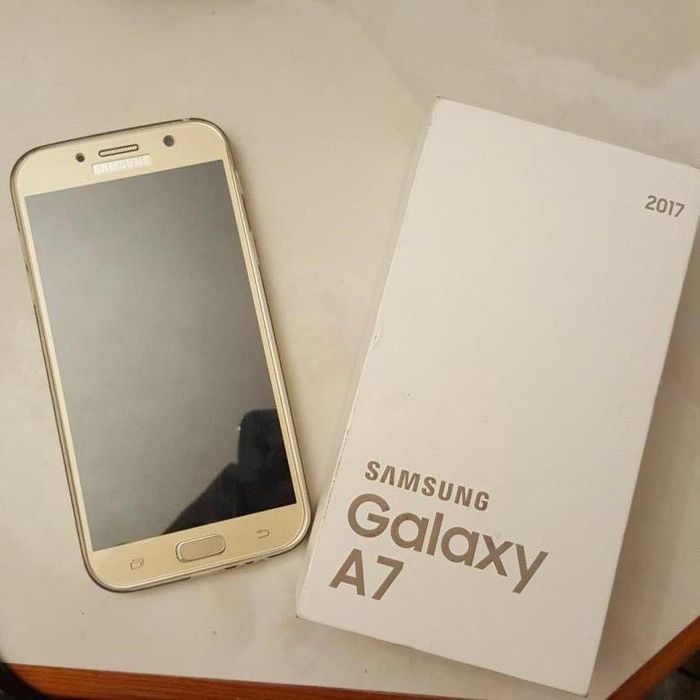 Samsyng Galaxy A7 2017 год
