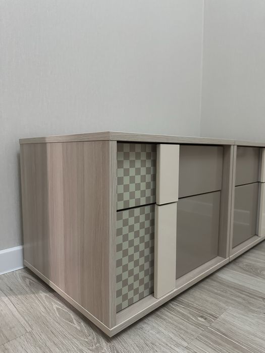 Прикроватные тумбочки (2 шт)