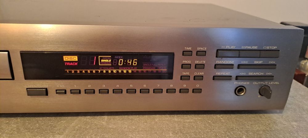 Cd player YAMAHA CDX-550E