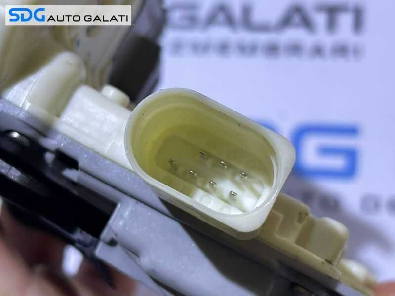 Broasca Incuietoare Usa Portiera Dreapta Spate cu 7 Pini VW Passat B7 2010 - 2015 Cod 3C4839016A  [L8009]