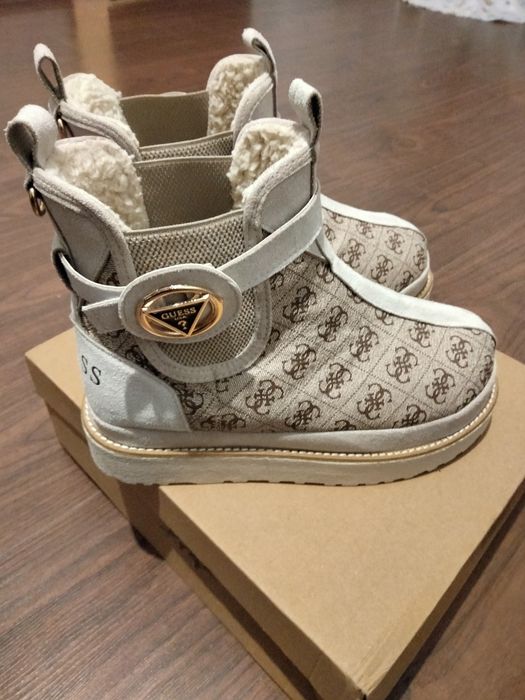 UGG Noi vânzare București