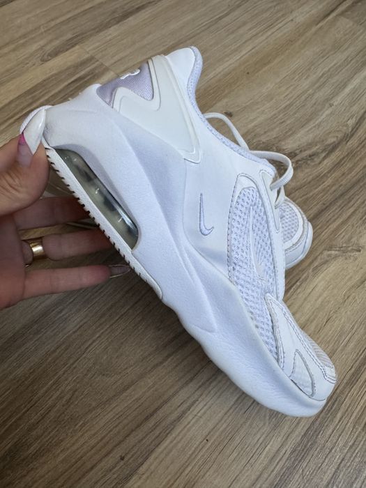 Оригинални бели маратонки Nike Air Max Bolt! 36,5 н