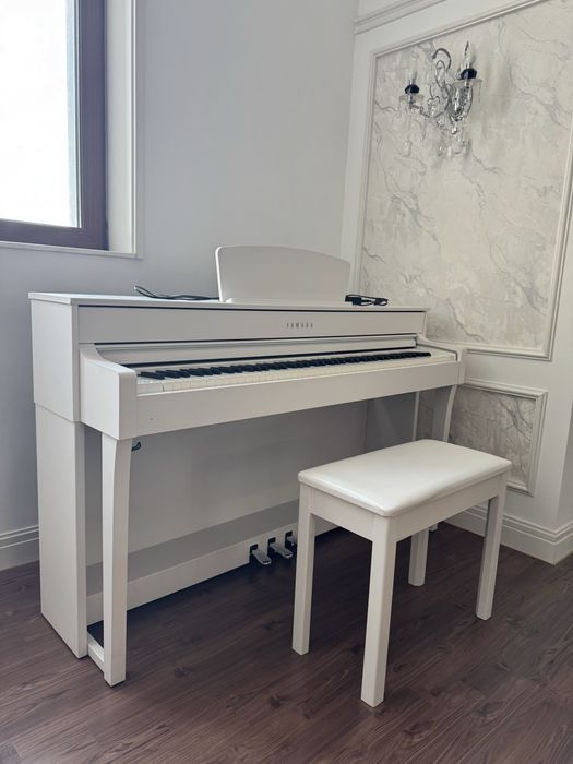 Yamaha Clavinova CLP-635 White