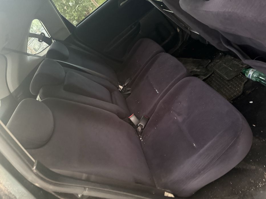 Хонда ФР-В  ФРВ 2,2д 140кс на части/Honda FR-V 2,2 140ks na chasti