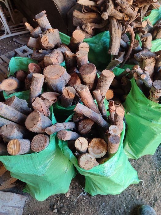 Дрова черешни сухие 80000 сум мешок