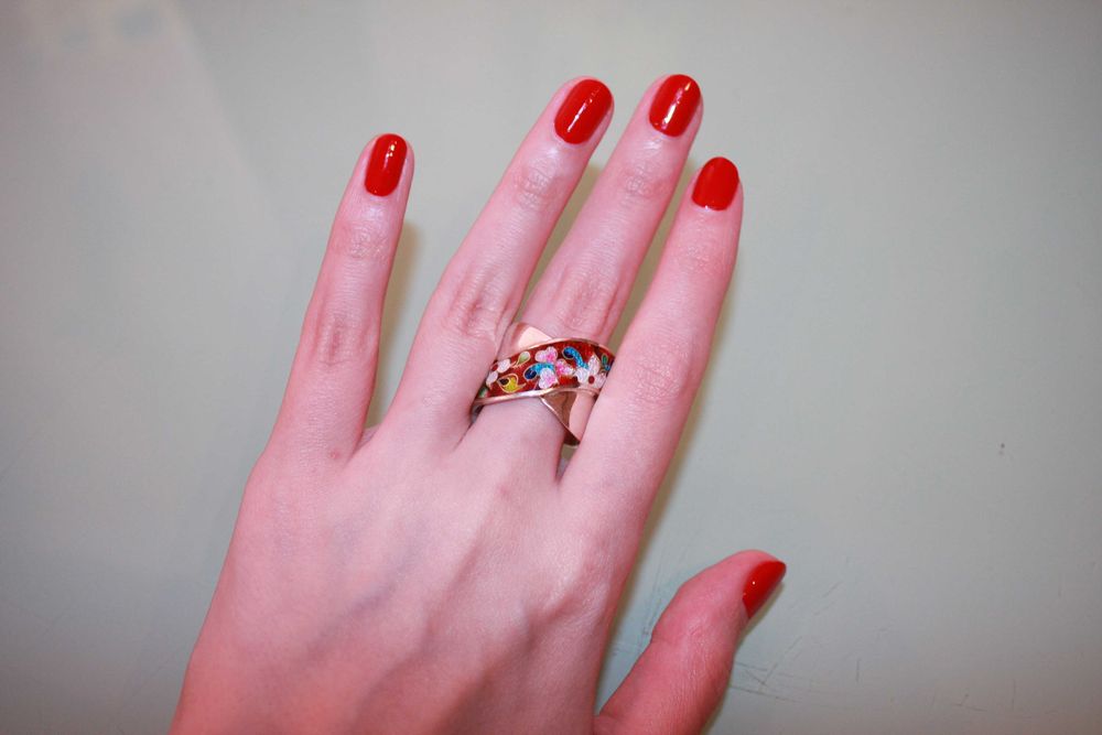 Серебряное кольцо с эмалью