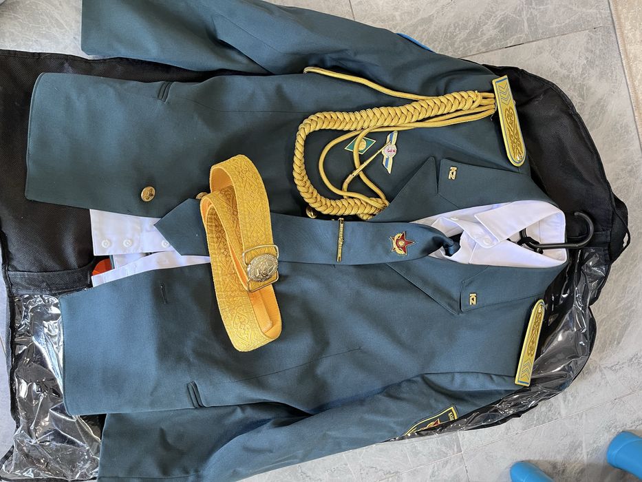 Продам парадную форму 44-46 на рост 170-174