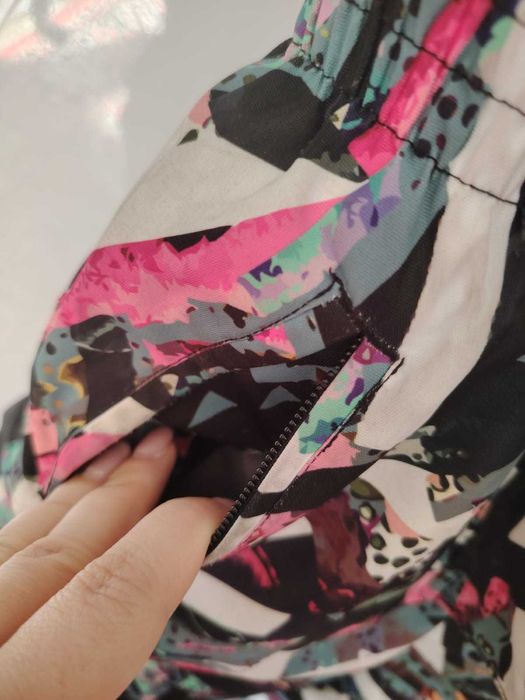 Продам зимний комбинезон на 3-5лет