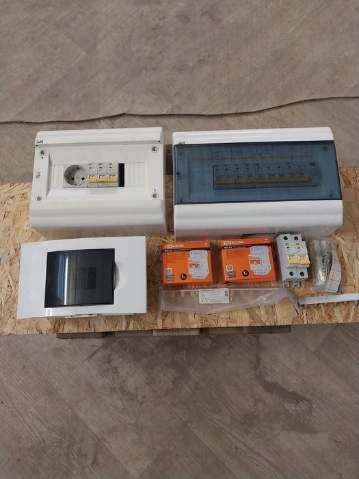 Продам светильники потолочные GX53