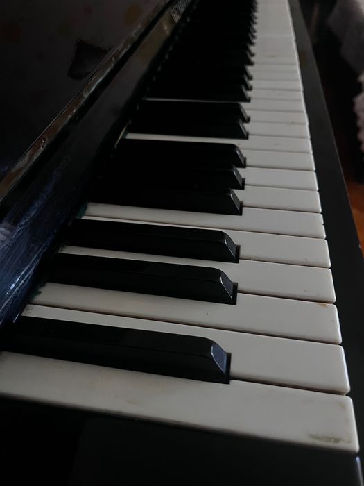 Пиано добро състояние