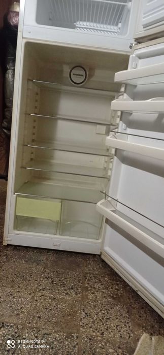 Продавам хладилник LIEBHERR модел  Comfort с горна камера