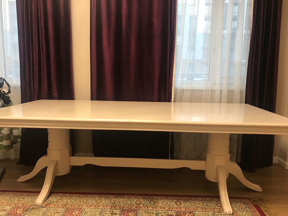 Стол для гостиной