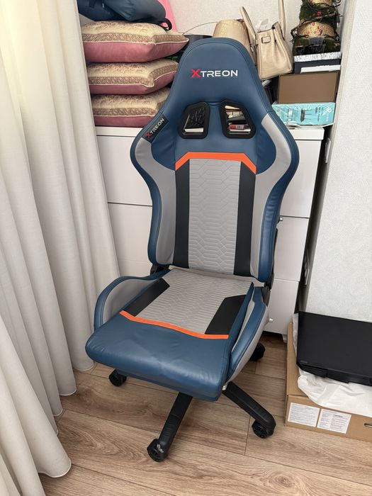 продам игровое кресло